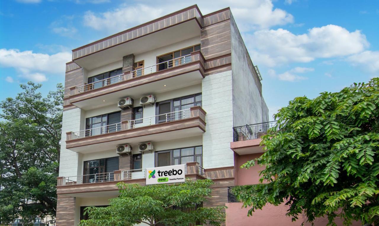 Treebo Swastika Premium Hotel Noida Exterior photo
